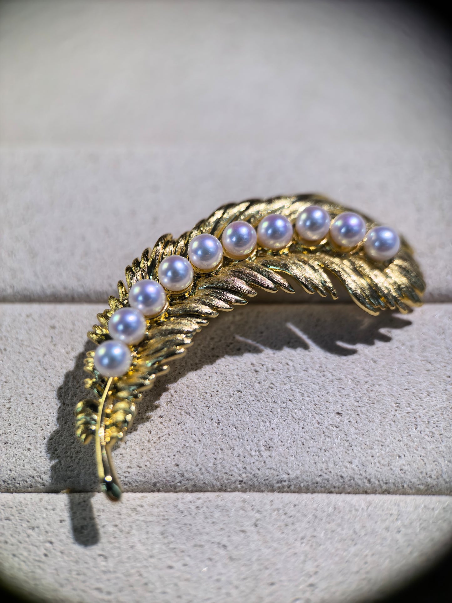 Feather Pearl Brooch | Natural Freshwater Pearl 4–5mm Elegant White Jewelry Pin