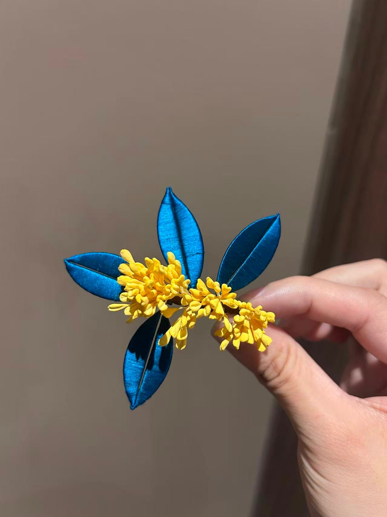 Traditional Chinese Silk Thread Osmanthus Hair Clip – Handmade Ethnic Hair Accessory for Women