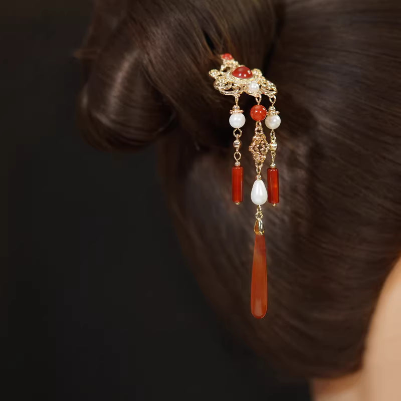 Agate and Tassel Hairpin – Handmade Red and Green Hanfu Hair Accessory with Pearls and Shells