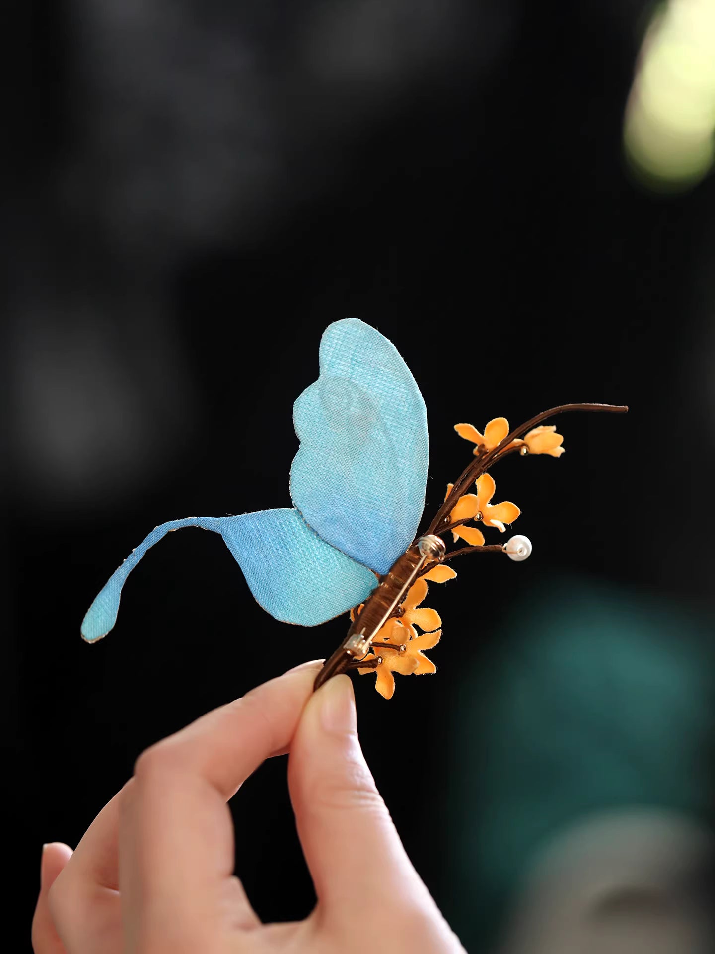Handcrafted Fabric Butterfly Osmanthus Brooch – Vintage Qipao Chest Pin with Pearl Accent for Women