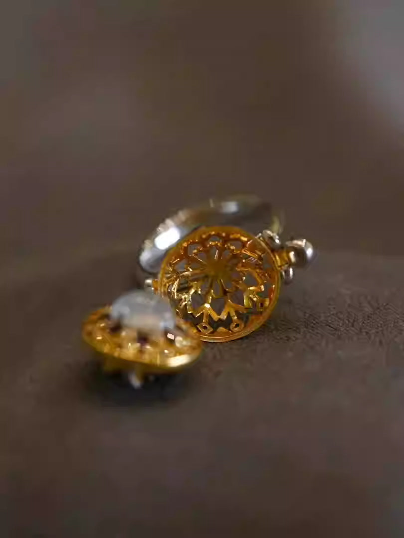 Reversible Double-Sided Chinese Lion Ring – Gold Tone Guardian Lion Statement Ring