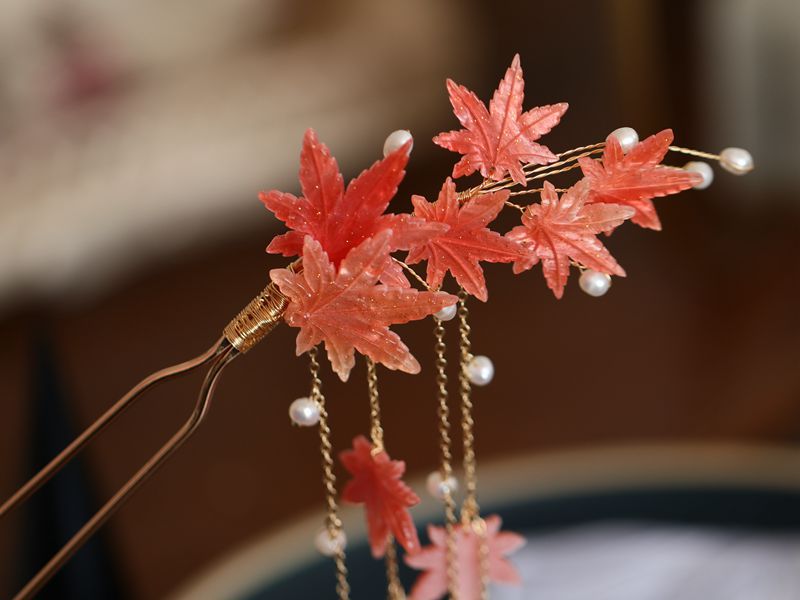 Maple Leaf Pearl Hairpin
