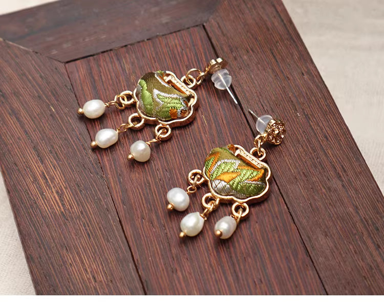 Song Brocade Ruyi Lock Pearl Earrings – Chinese Intangible Heritage Hanfu &Qipao Style Jewelry