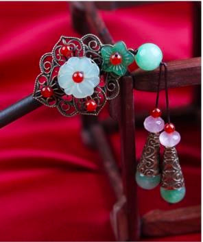 Ruby White Flower And Ruby Green Flower 2 Tassel Hairpin-Wood