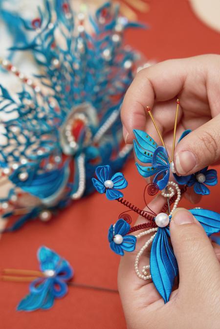 Contemporary Chinese Chanhua wrapped-thread flower ornament