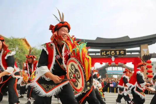 Modern Qiang sheepskin-drum performance in Beichuan