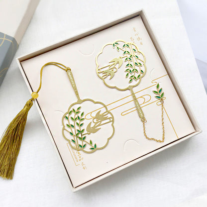 Schwalbenschwanz Weidenblatt Chinoiserie klassisch kreativ Messing Einbrennlack hohle Quaste runder Fächer Lesezeichen Set