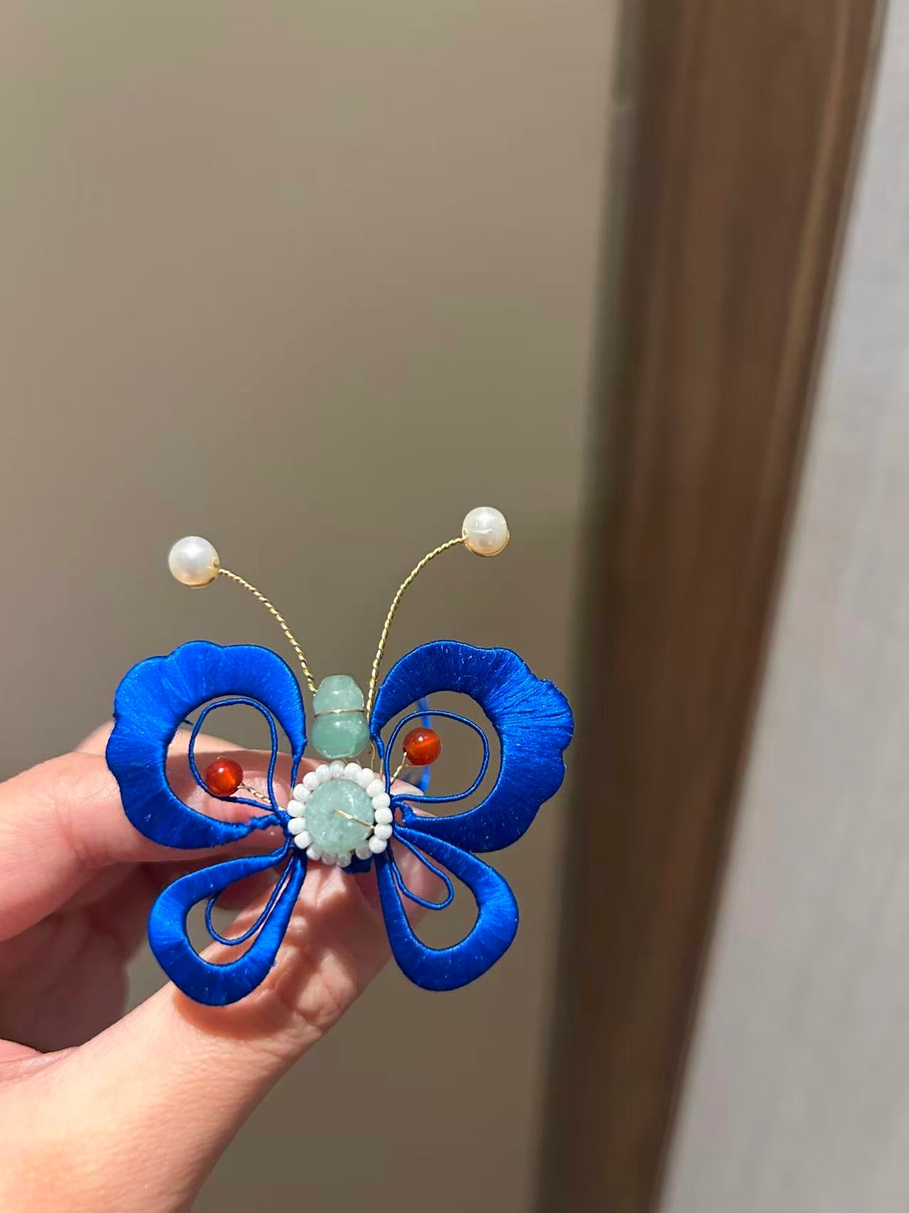 Traditional Chinese Silk Thread Blue Butterfly Hairpin with Freshwater Pearls – Handmade Ethnic Hair Accessory for Women