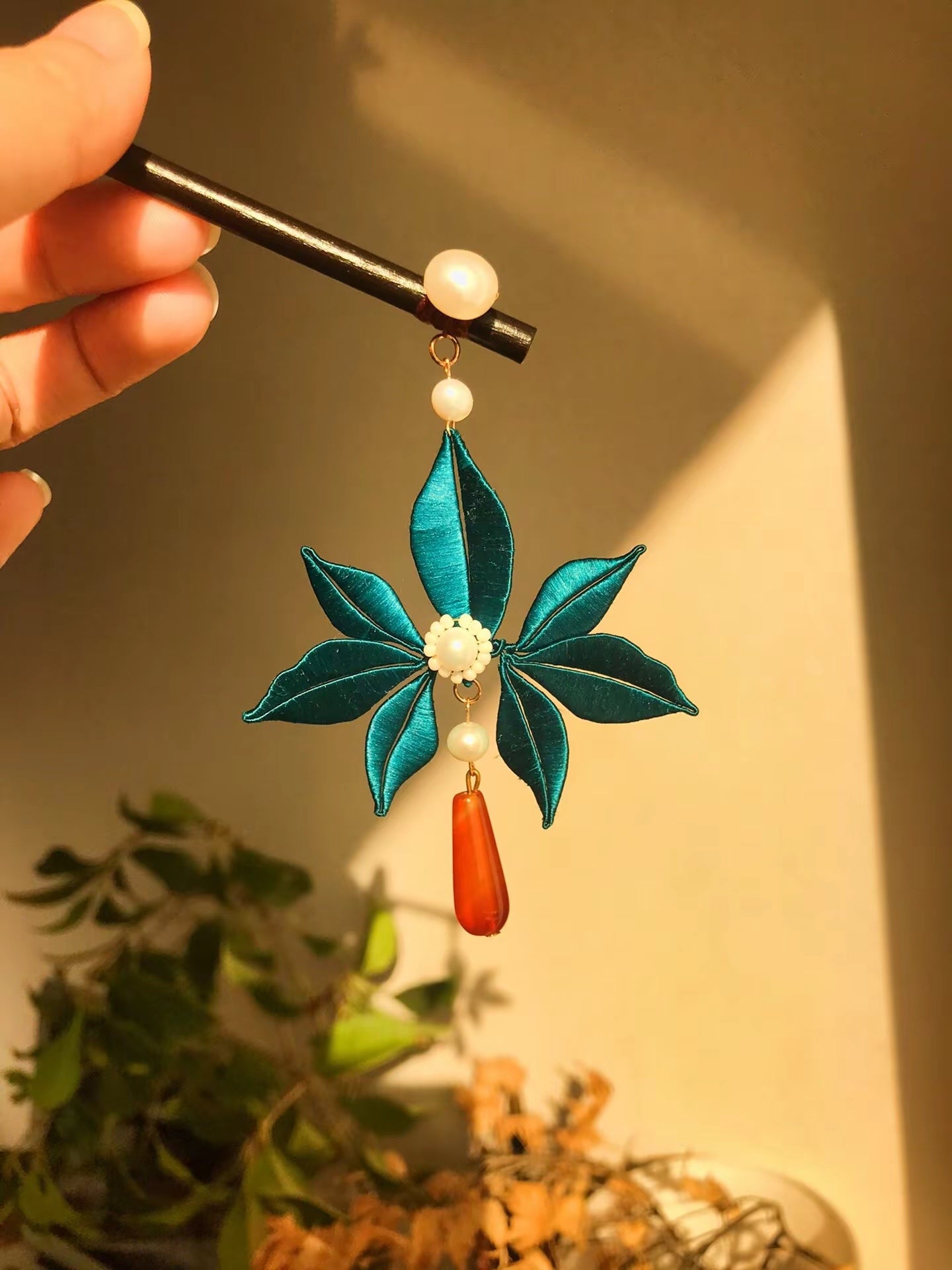 Handmade Chinese Chanhua Teal Flower Tassel Hairpin – Sandalwood Pearl Hanfu Hair Accessory for Women
