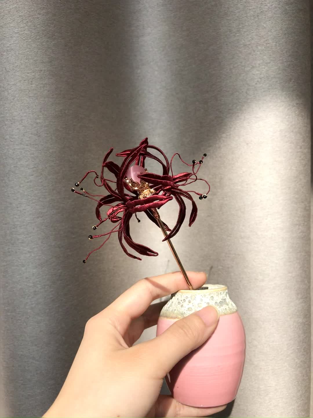 Handmade Chinese Chanhua Red Spider Lily Hairpin – Traditional Silk Thread Hanfu Hair Accessory for Women