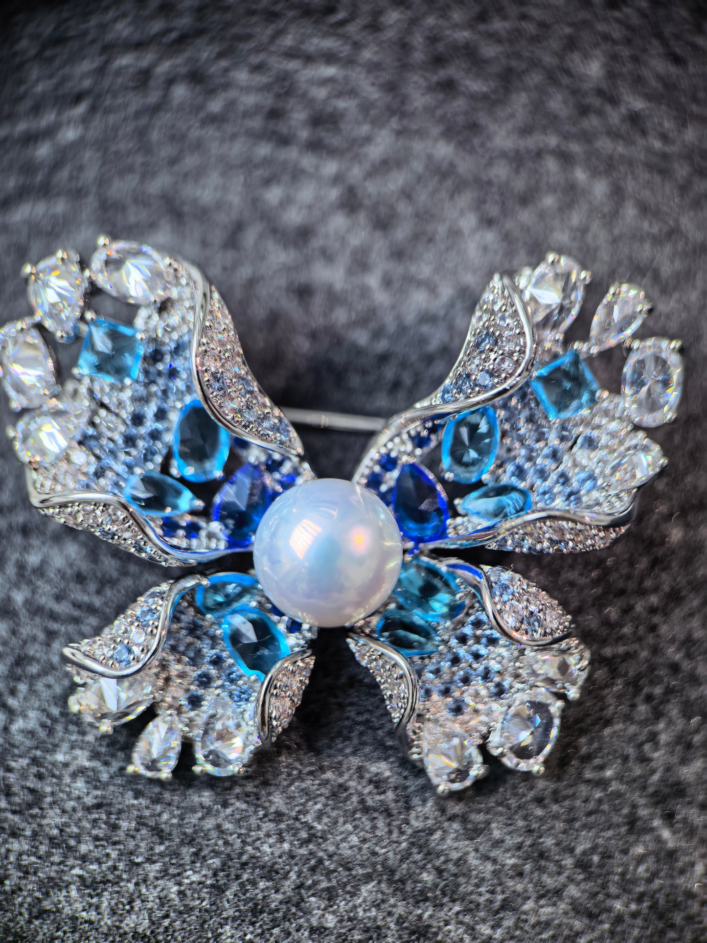Butterfly Pearl Brooch | Natural Freshwater Pearl 10–11mm Elegant White Jewelry Pin