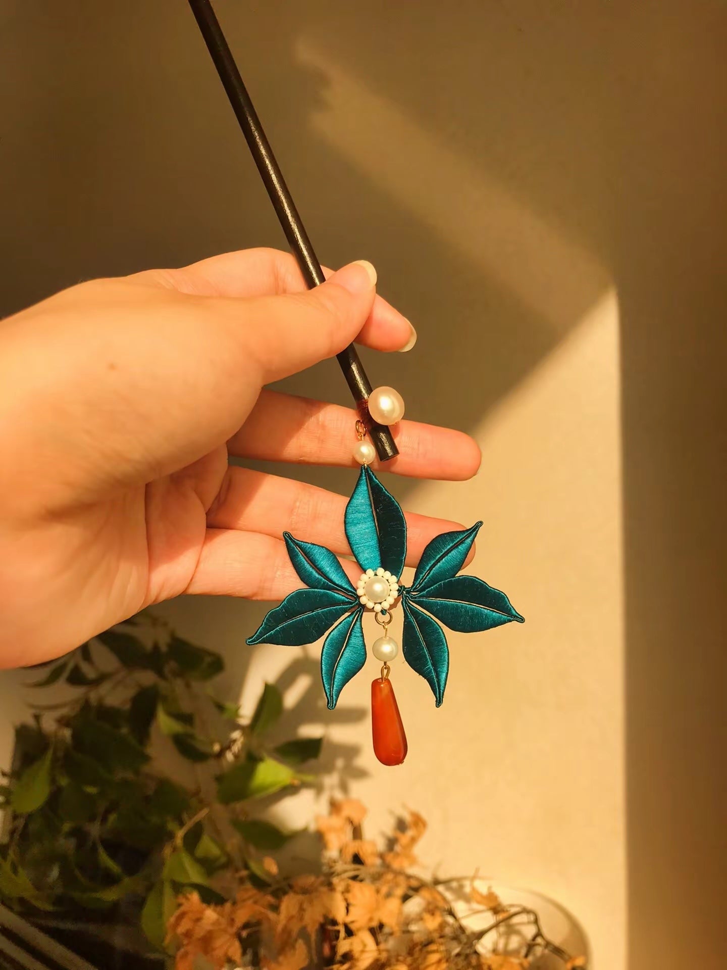 Handmade Chinese Chanhua Teal Flower Tassel Hairpin – Sandalwood Pearl Hanfu Hair Accessory for Women