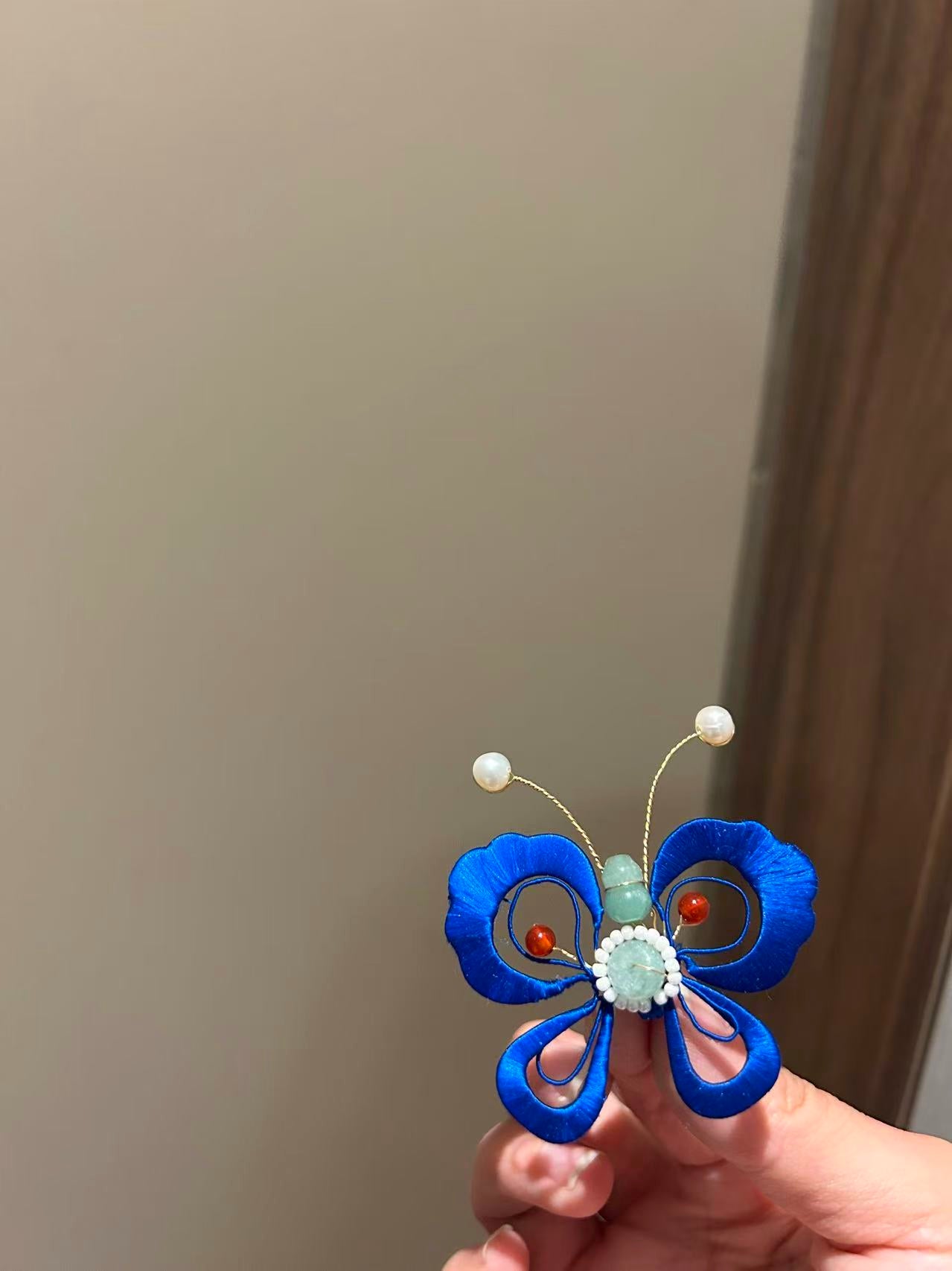 Traditional Chinese Silk Thread Blue Butterfly Hairpin with Freshwater Pearls – Handmade Ethnic Hair Accessory for Women