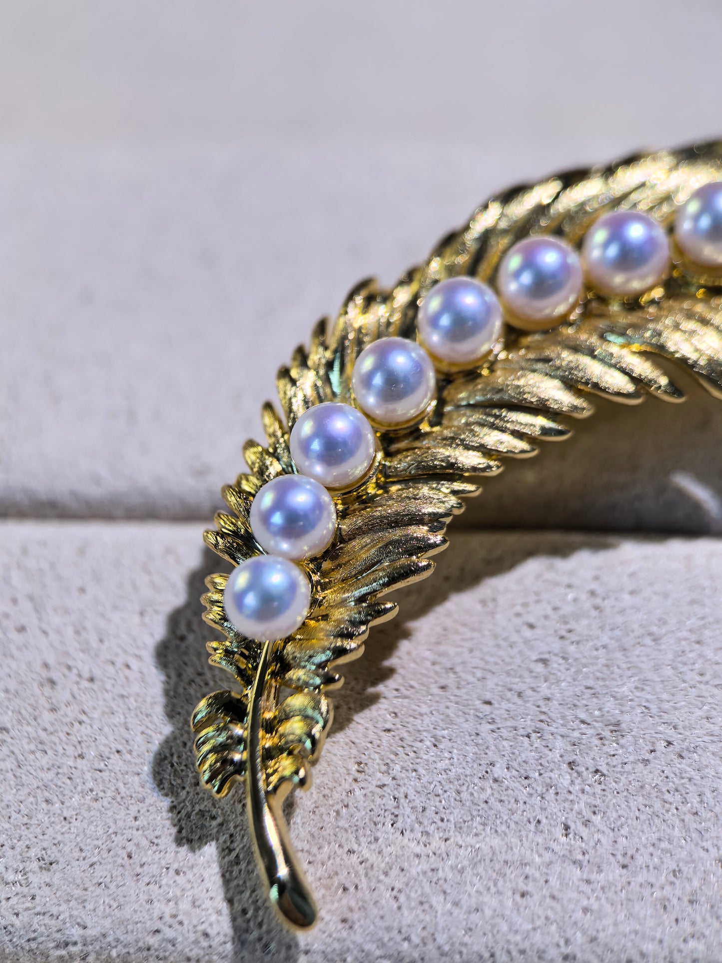 Feather Pearl Brooch | Natural Freshwater Pearl 4–5mm Elegant White Jewelry Pin