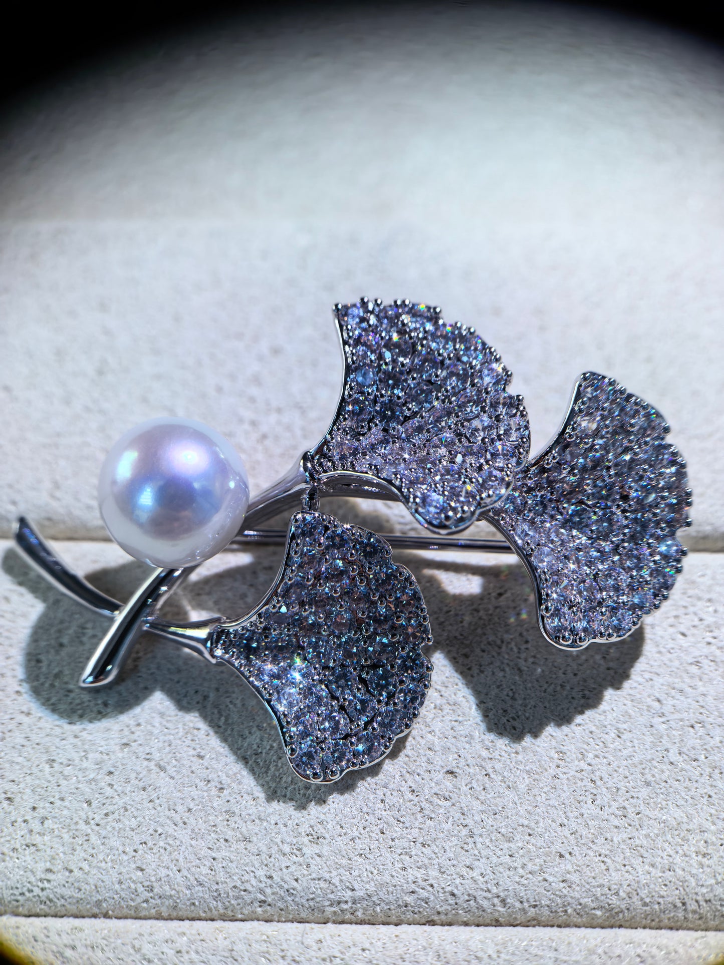 Ginkgo Pearl Brooch | Natural Freshwater Pearl 8–9mm White Luxury Leaf Jewelry Pin