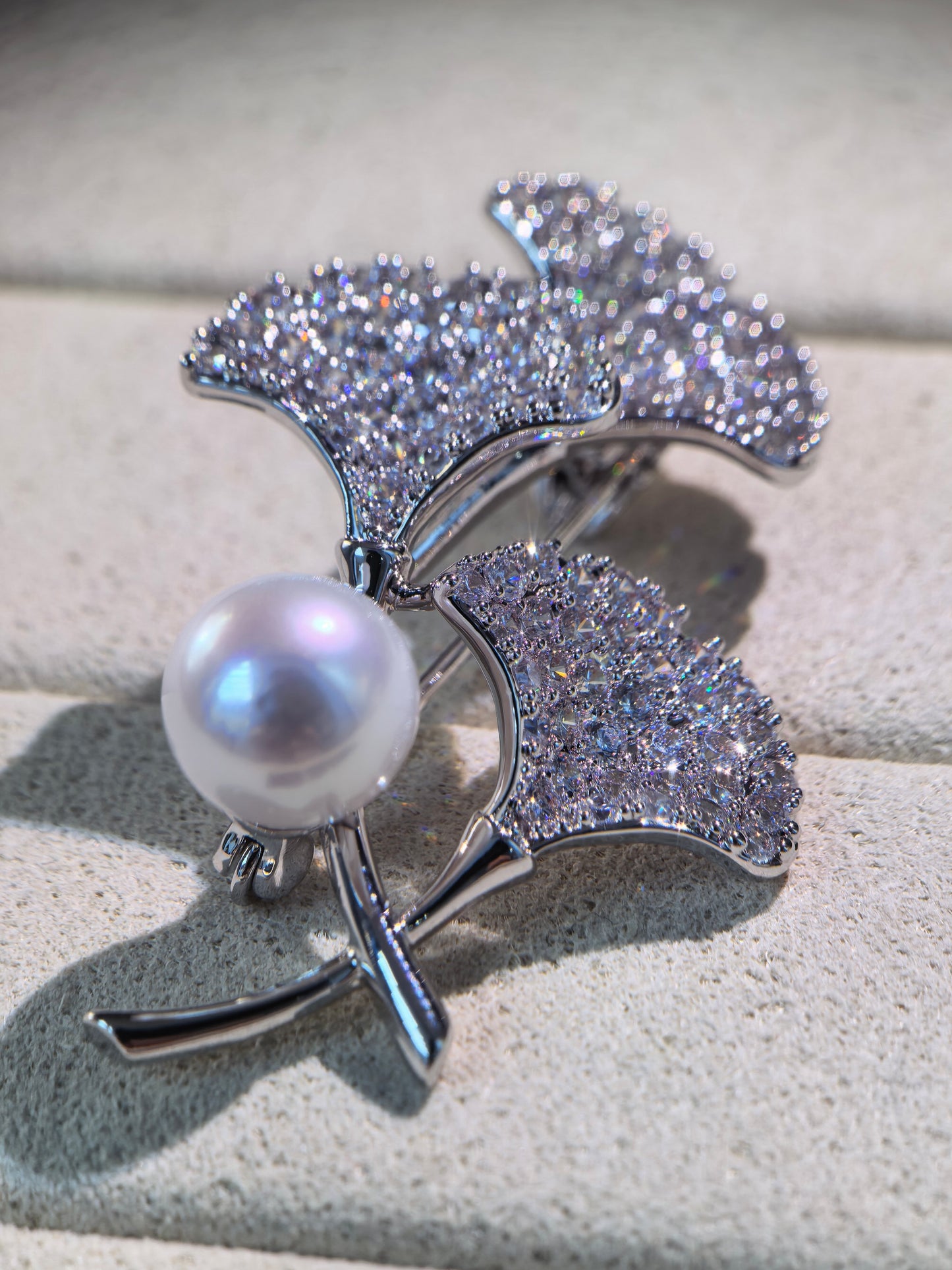 Ginkgo Pearl Brooch | Natural Freshwater Pearl 8–9mm White Luxury Leaf Jewelry Pin