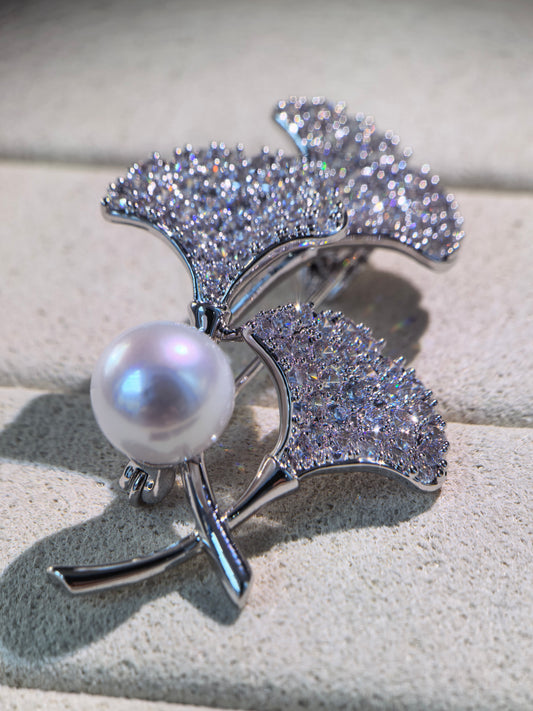 Ginkgo Pearl Brooch | Natural Freshwater Pearl 8–9mm White Luxury Leaf Jewelry Pin