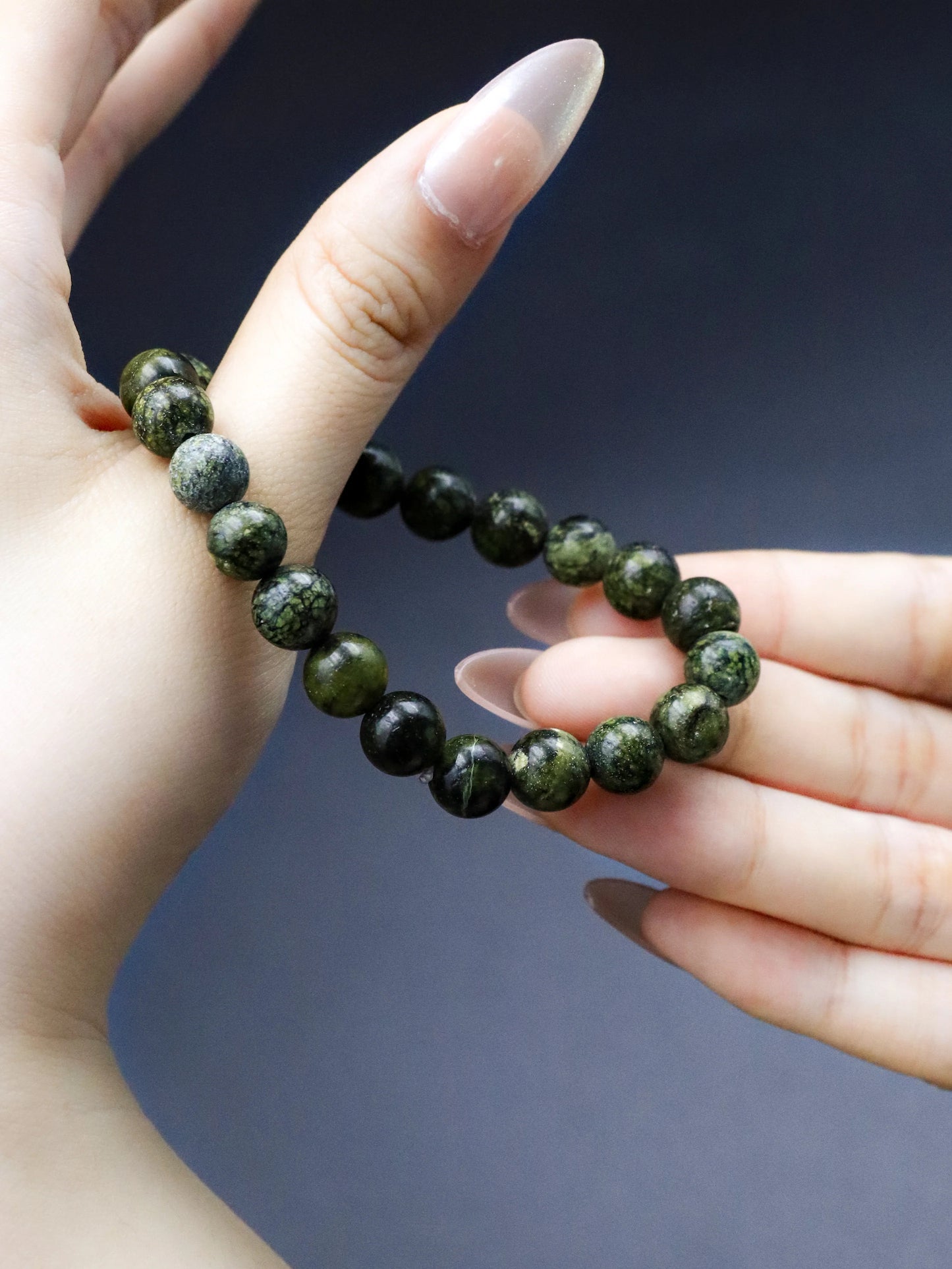 Serpentine Jade Bracelet – Natural Healing Crystal for Mind & Body Balance and Energy