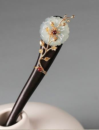 Branch White Flower Garnet Hairpin - Wood