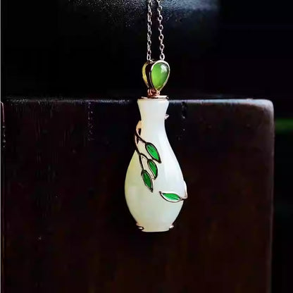 Guanyin-Jadewasenhänger – S925 Silber & Natur-Hetian-Jade mit blau emailliertem Weidenzweig