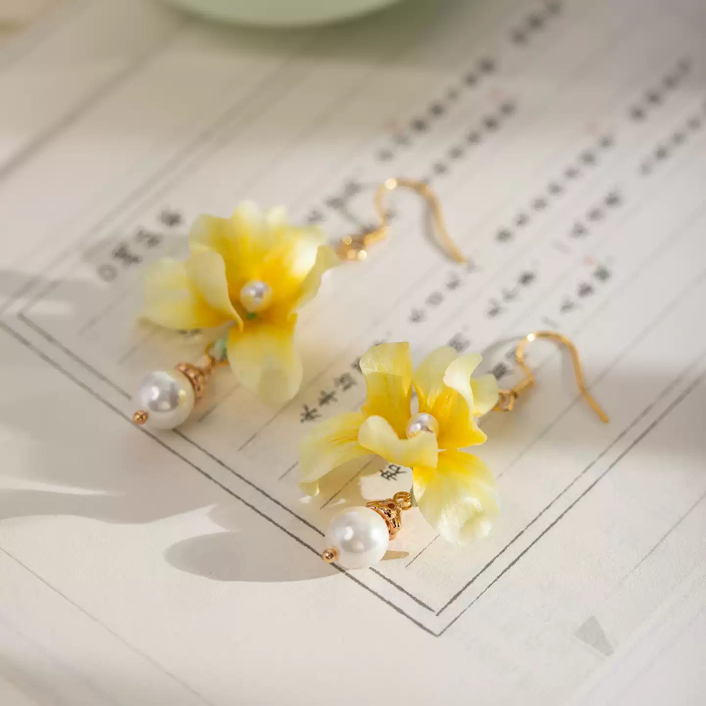 Traditional Chinese Velvet Flower Iris Earrings – Handmade Ronghua Ear Hooks for Hanfu and Qipao