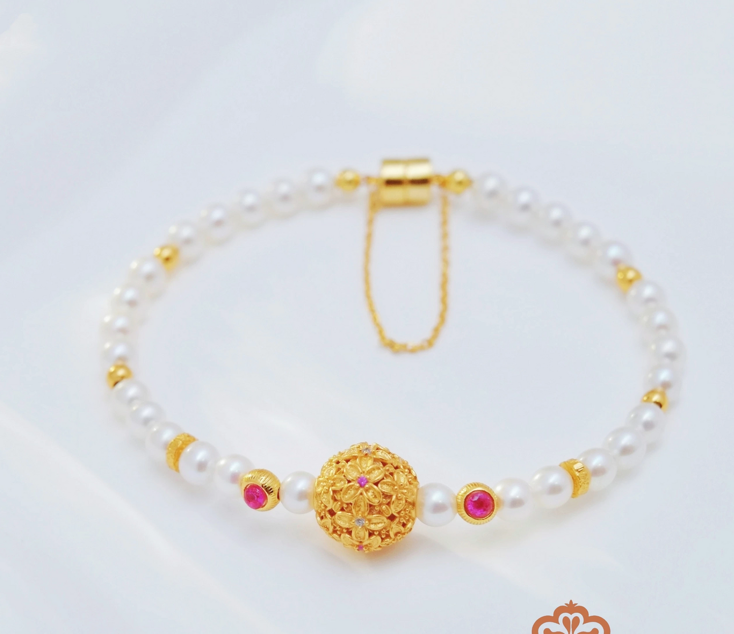 Chinese Style Floral Pearl Bracelet – Hydrangea Inspired Jewelry for Hanfu and Qipao Styling