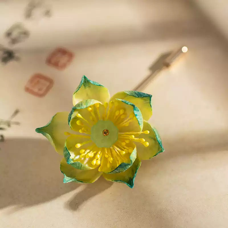 Elegant Lotus Flower Brooch Inspired by Chinese Heritage – Handmade Velvet Blossom Pin