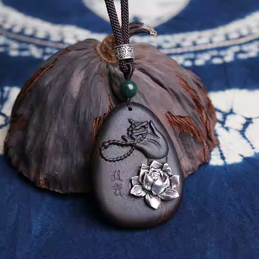 Zen Sandalwood Lotus Pendant Necklace – Vintage Long Sweater Chain Oriental Jewelry for Women