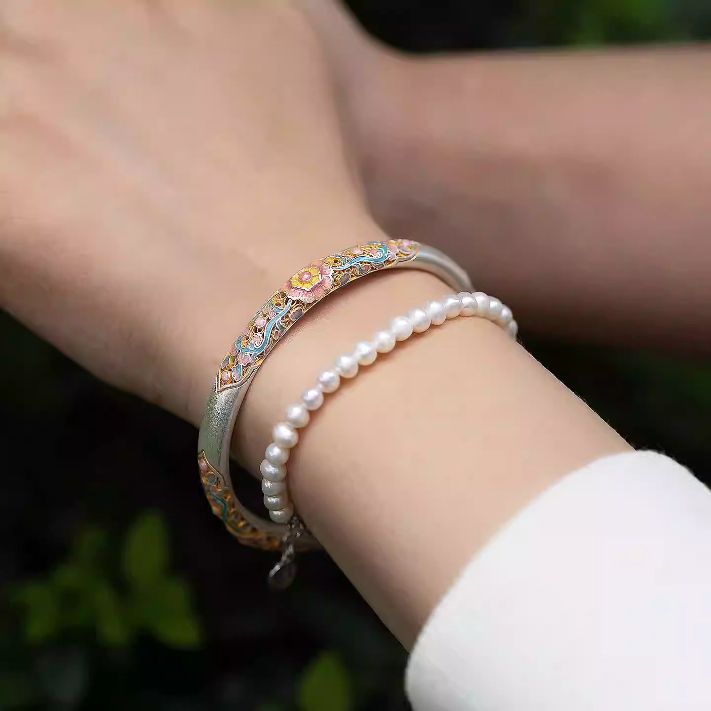 999 Pure Silver Begonia Flower Enamel Bangle – New Chinese Style Handcrafted Fine Silver Bracelet with Gold Detailing