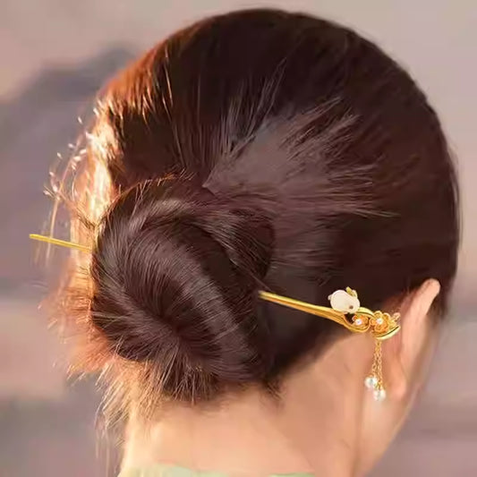 Hetian Jade Rabbit Hairpin with Pearl Tassels – Handmade Cute Hanfu Hair Stick