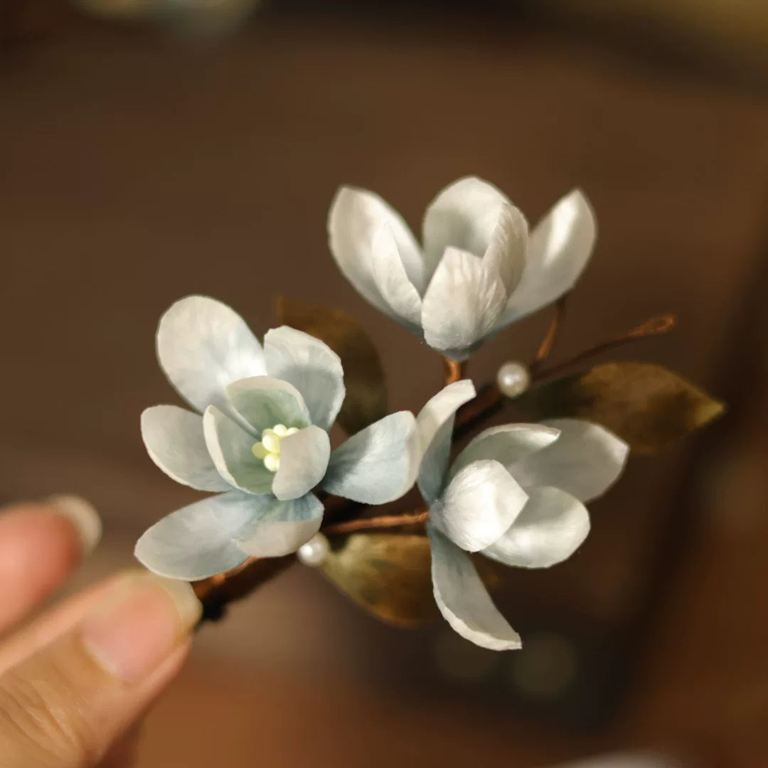 Elegant New Chinese aesthetic hair accessory crafted with mulberry silk and natural sandalwood for timeless cultural beauty