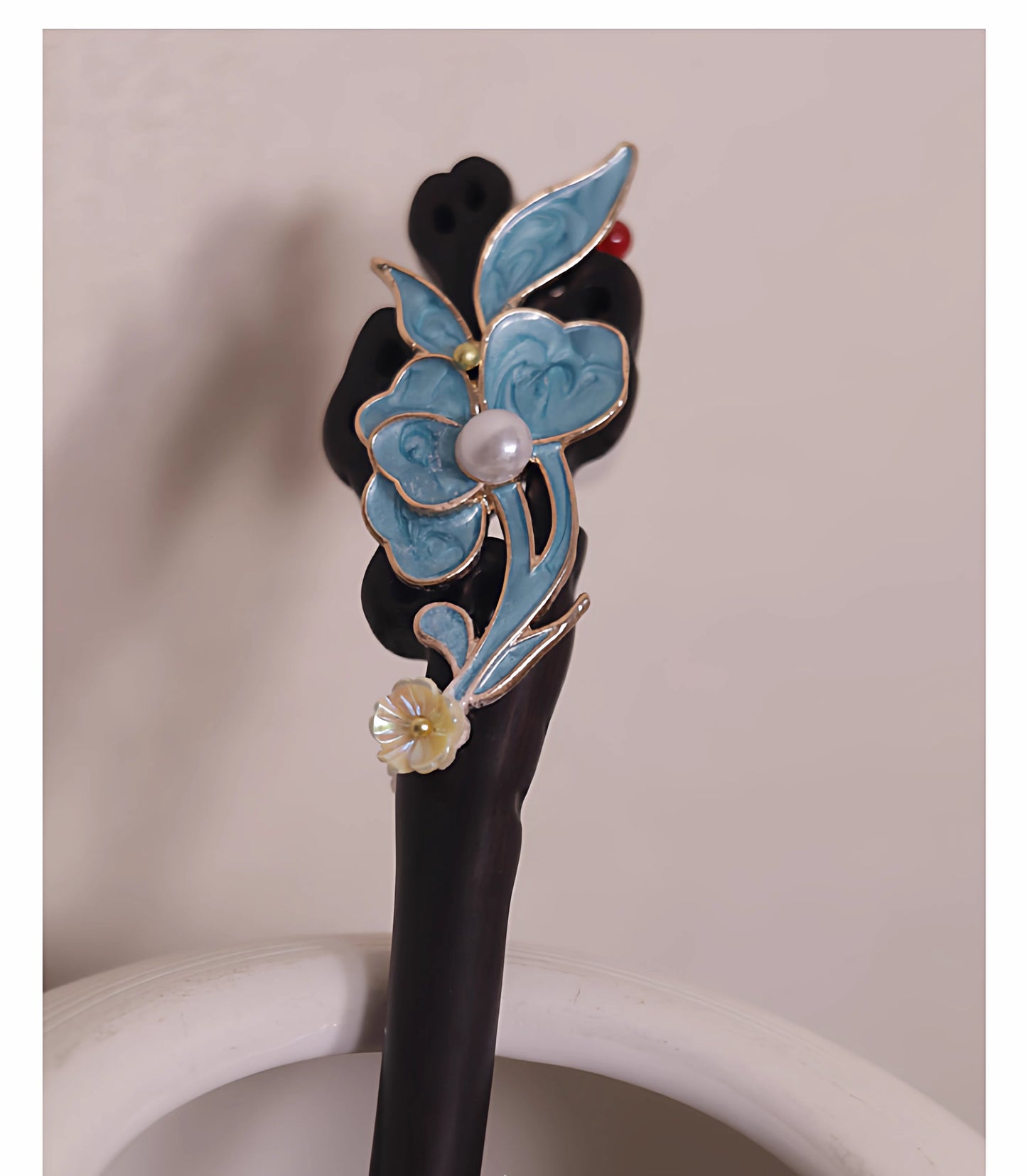 Elegant Hanfu Hairpin – Ebony Wood Butterfly with Cloisonné Craft for Updos