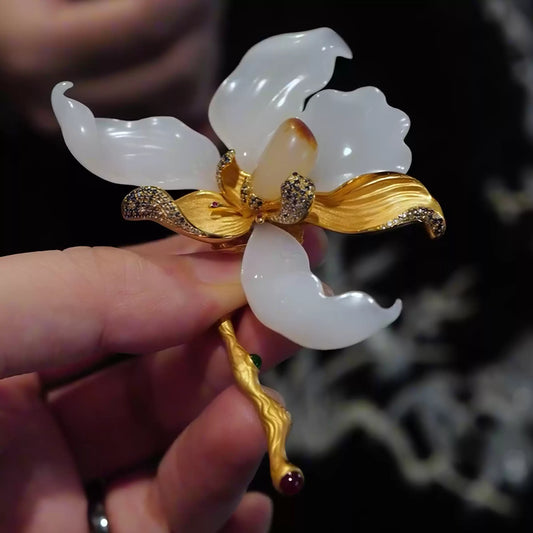 New Chinese Style Magnolia Brooch with Faux Hetian Jade – Luxury Oriental Fashion Accessory