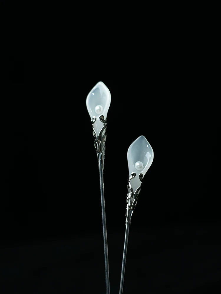 White Calla Lily Pearl Hairpin – New Chinese Style Elegant Silver-Plated Hair Stick（A Pair）