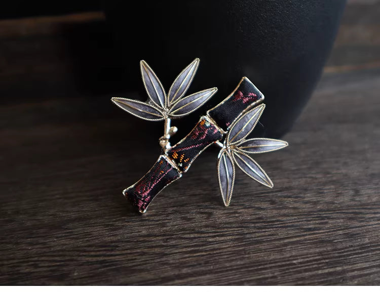 Handmade Heritage Velvet Flower Brooch – Song Brocade & Bamboo Design, Retro Chinese Hanfu Accessory for Women