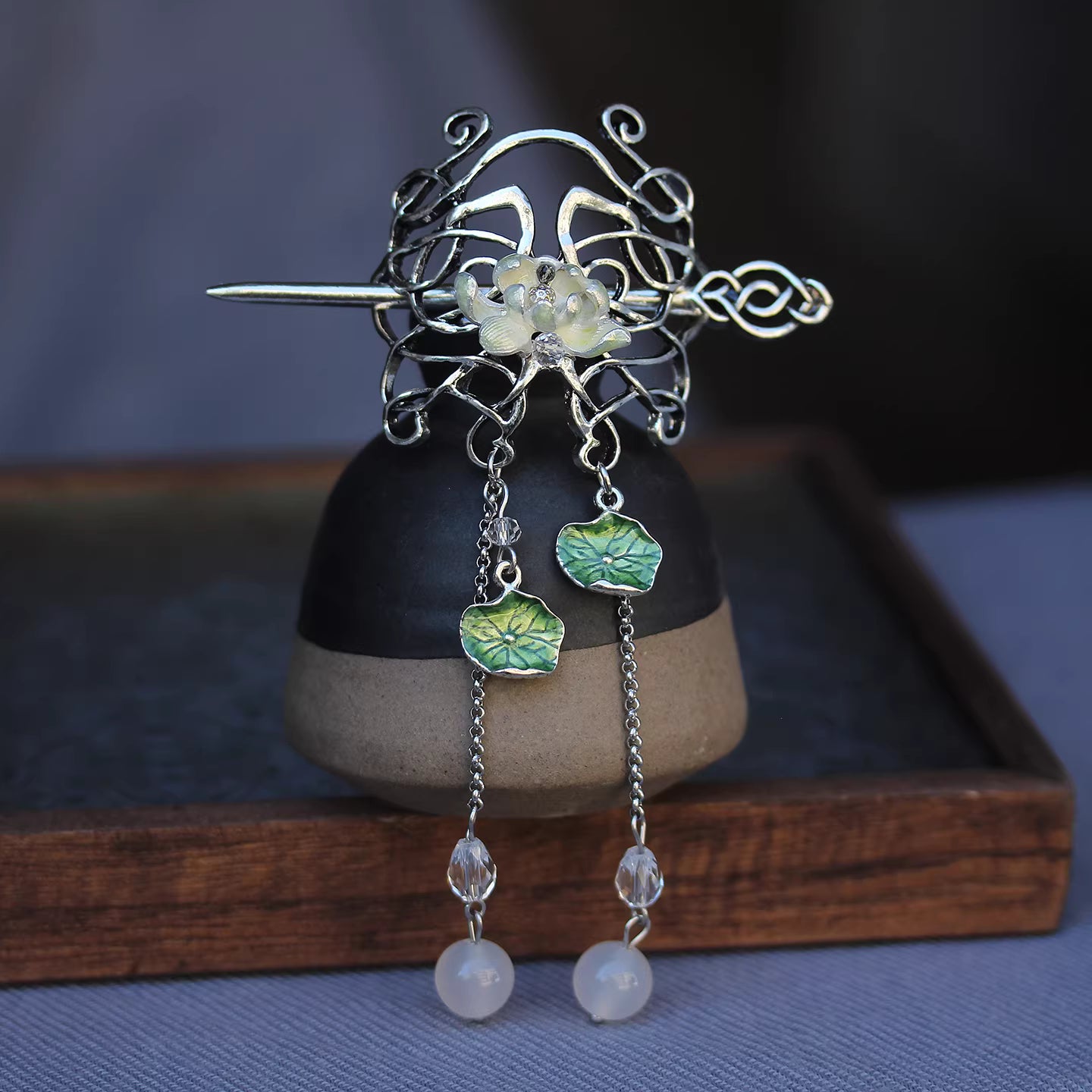 White Agate Water Lily Tassel Hairpin – Hand-Painted Lotus Leaf