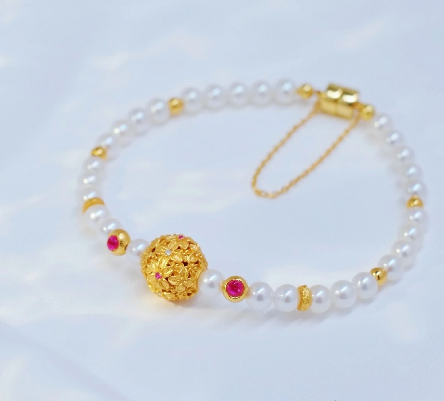 Chinese Style Floral Pearl Bracelet – Hydrangea Inspired Jewelry for Hanfu and Qipao Styling