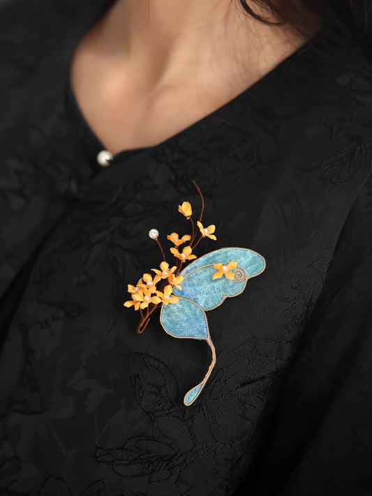 Handcrafted Fabric Butterfly Osmanthus Brooch – Vintage Qipao Chest Pin with Pearl Accent for Women