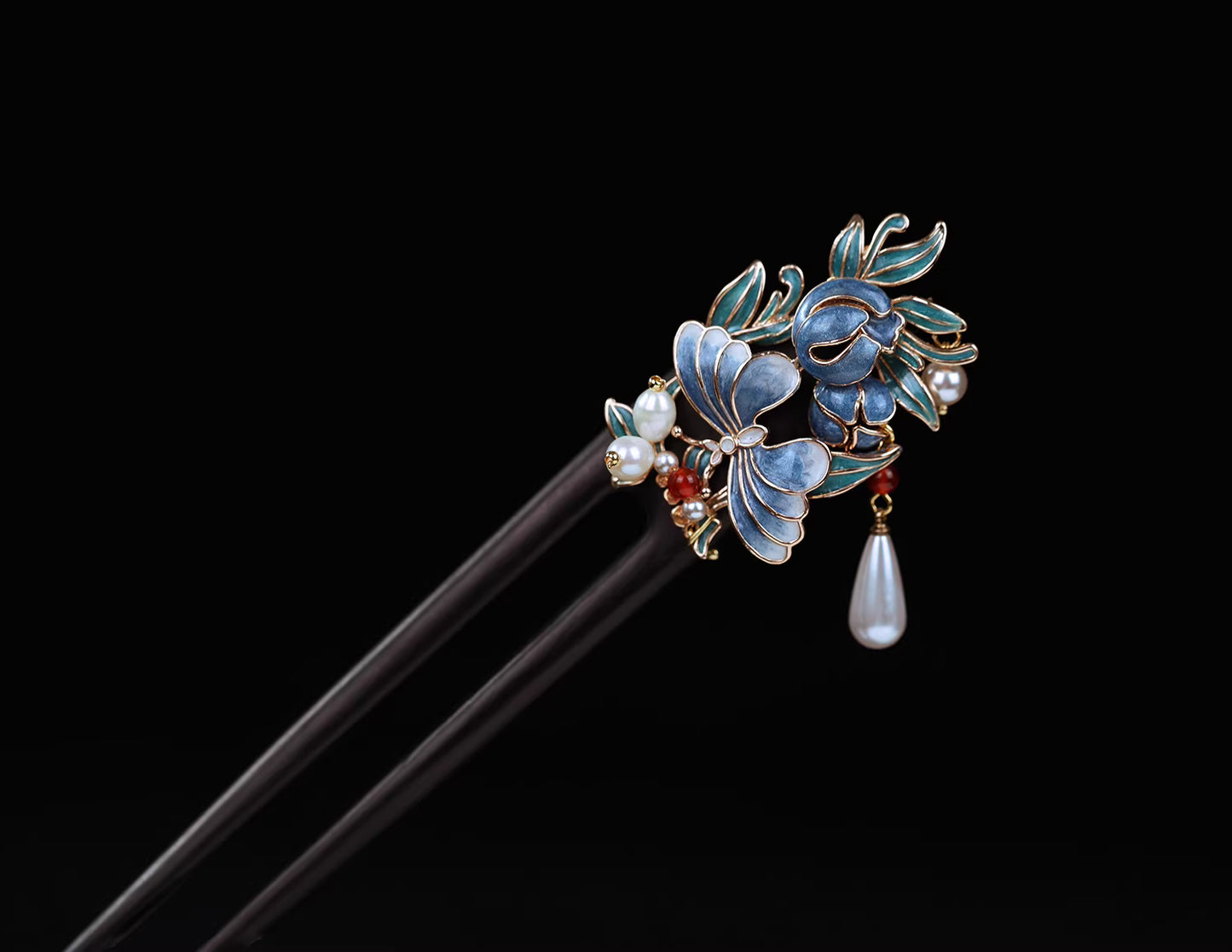 Vintage Chinese Style Ebony Wood Butterfly Hairpin with Pearl Tassel – Elegant Qipao Hair Accessory for Women