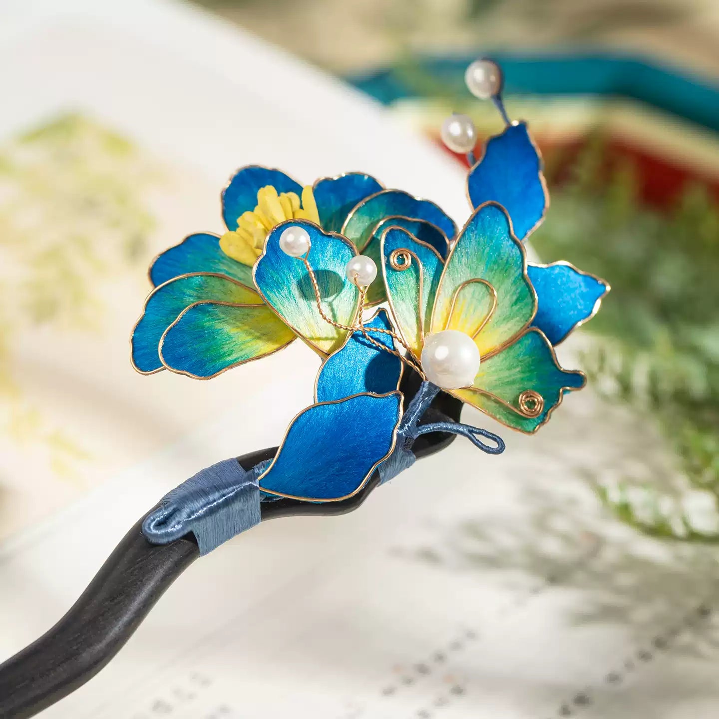 Traditional Chinese Ronghua Butterfly Pearl Hair Accessory – Handmade Wooden Hairpin Inspired by Ancient Landscape Art