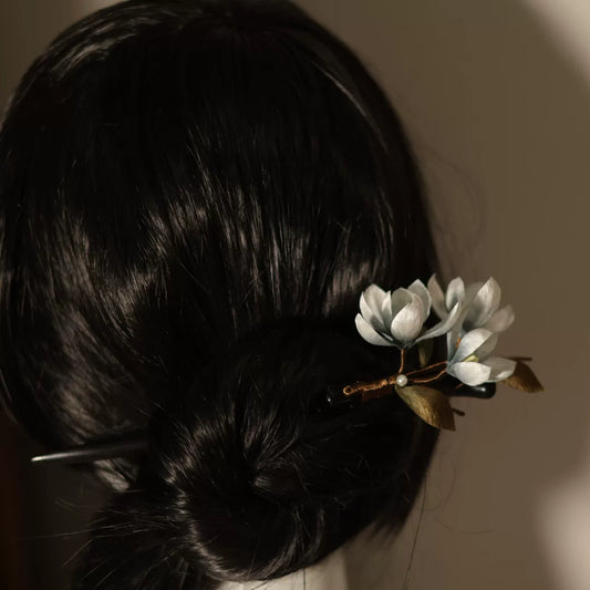 Elegant New Chinese aesthetic hair accessory crafted with mulberry silk and natural sandalwood for timeless cultural beauty