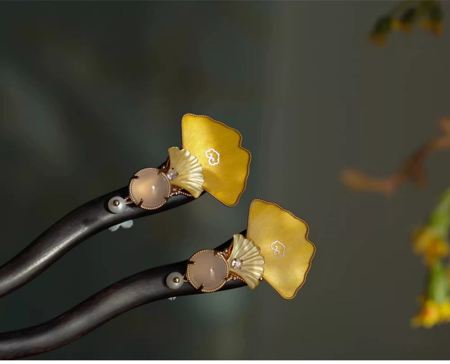 Handmade Intangible Heritage Cloisonné Velvet Ginkgo Leaf Black Ebony Hairpin – New Chinese Style for Hanfu & Qipao