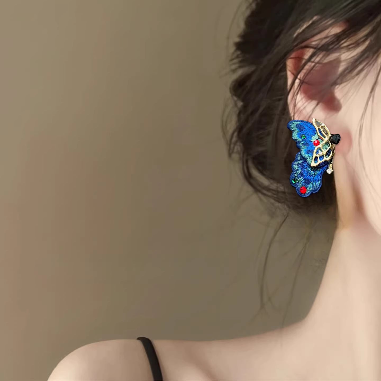 Misty Butterfly Embroidered Earrings – Handmade Blue Chinese Style Studs for Hanfu & Qipao