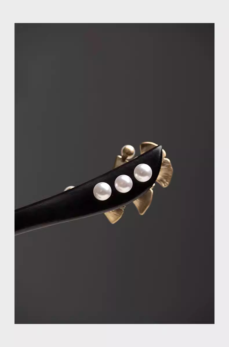 High-End Chinese Hair Accessory – Ebony Wood Ginkgo Flower Hairpin for Updos and Hanfu