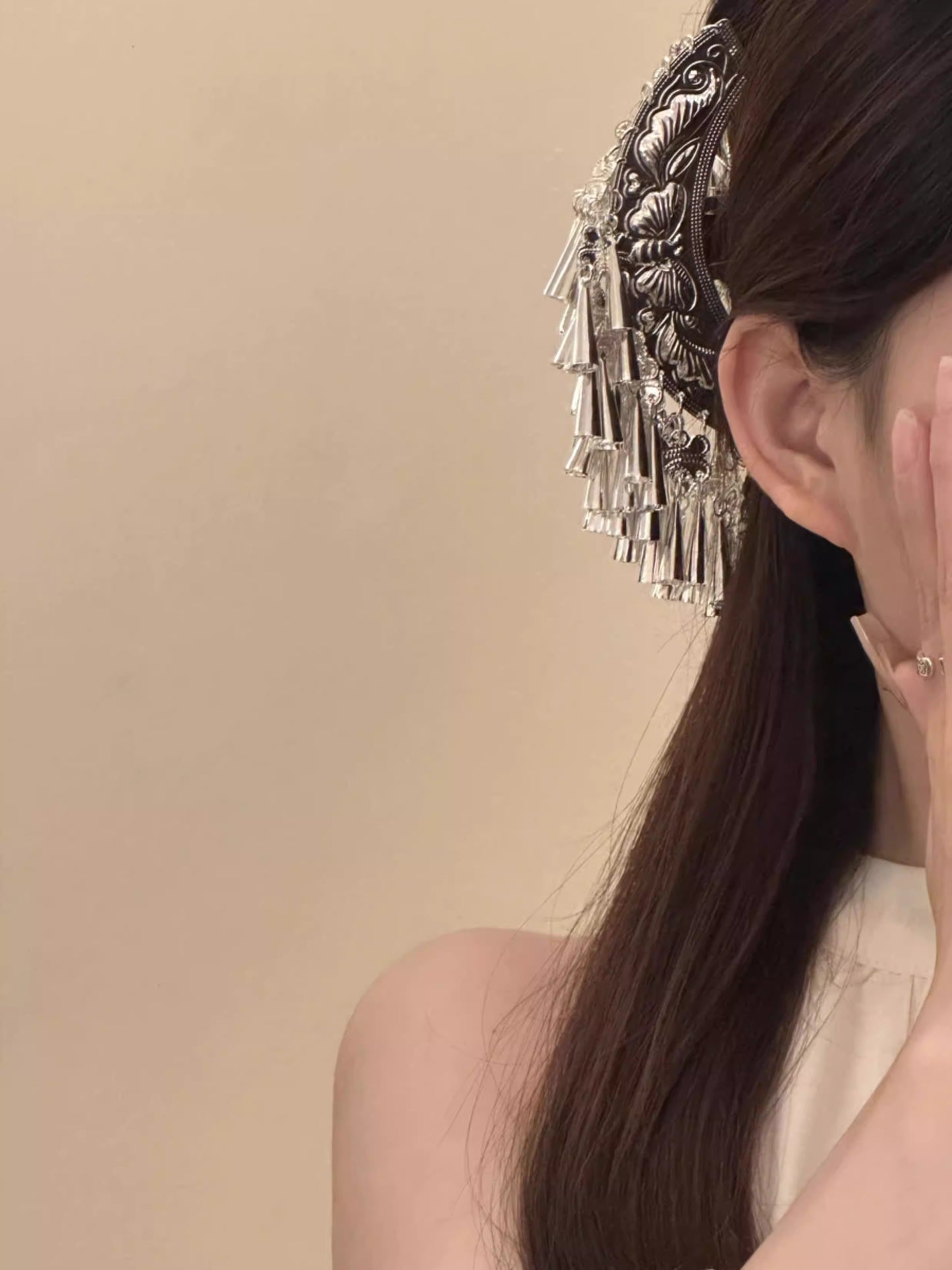 New Chinese Crescent Tassel Side Hairpin – Miao Silver Ethnic Hair Accessory for Hanfu &Qipao