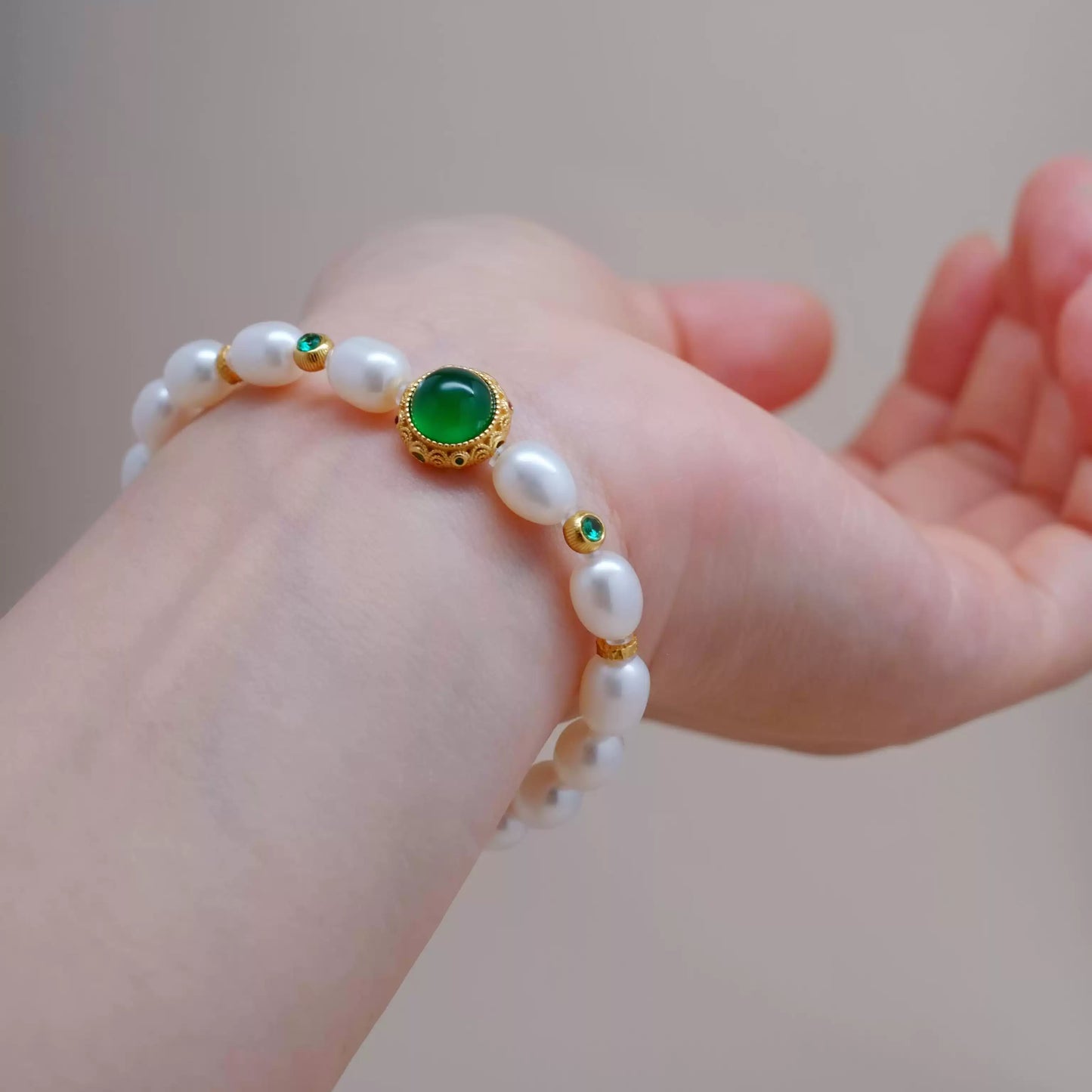 Natural Freshwater Pearl and Green Chalcedony Bracelet – Elegant Oriental Jewelry for Women