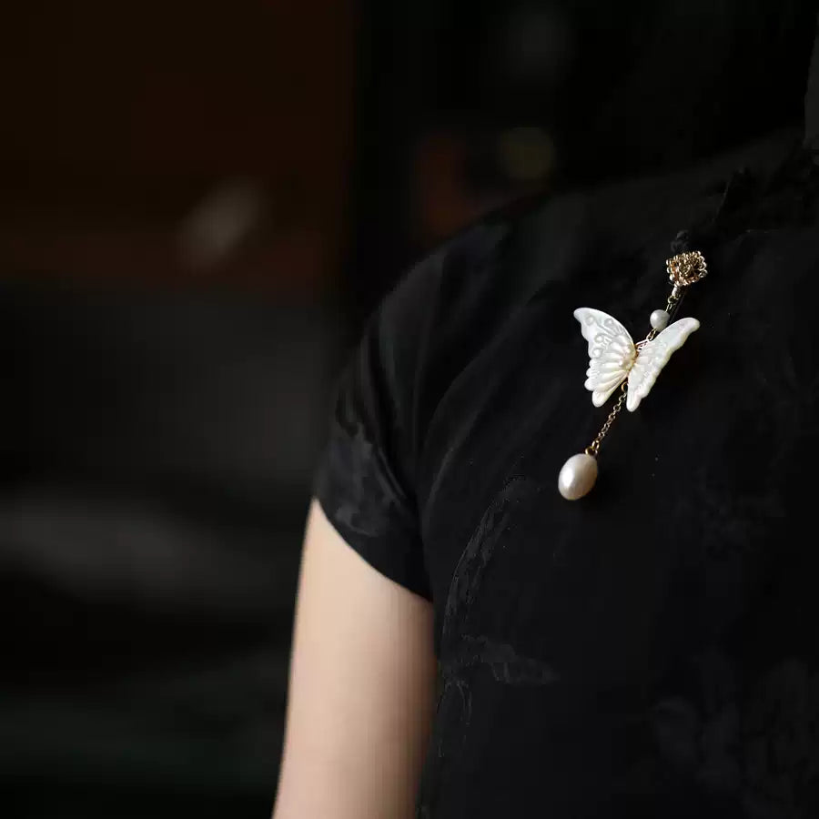 Natural Freshwater Pearl  White Mother-of-Pearl Butterfly Qipao Brooch  Pendant