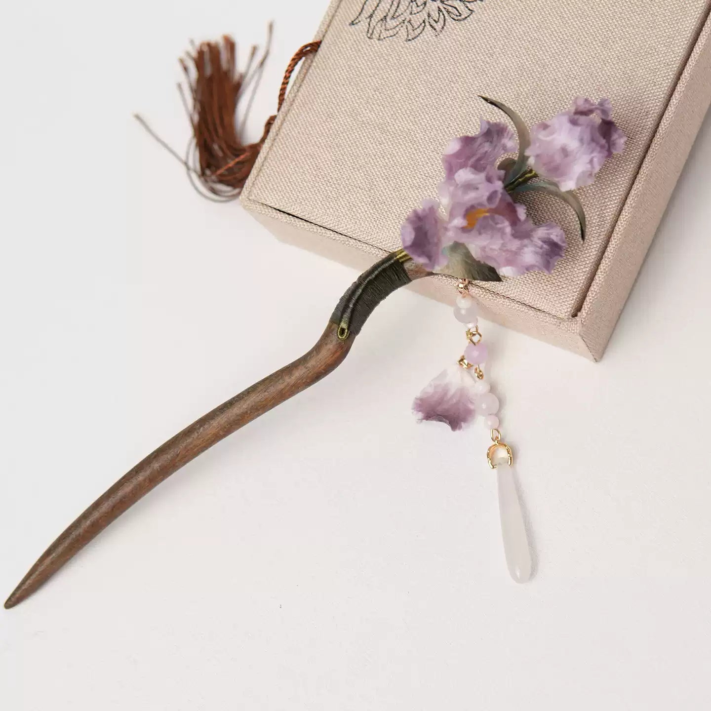Purple Iris Velvet Flower Sandalwood Hairpin – New Chinese Style Tassel Hair Ornament