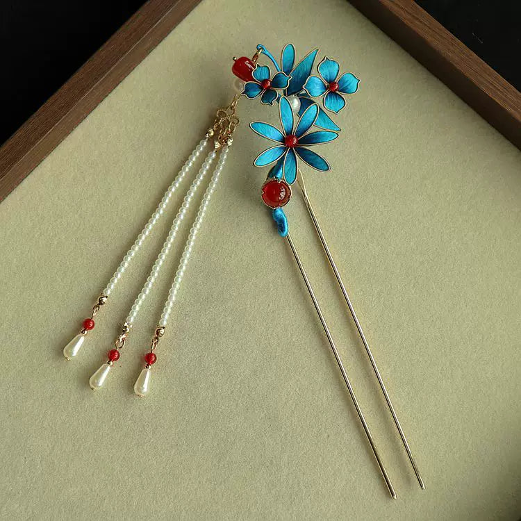 Peacock blue floral double hairpin variant with dangling strands
