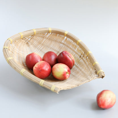 Pure handmade bamboo woven dustpan rural household drainage basket kitchen washing fruit and vegetable basket